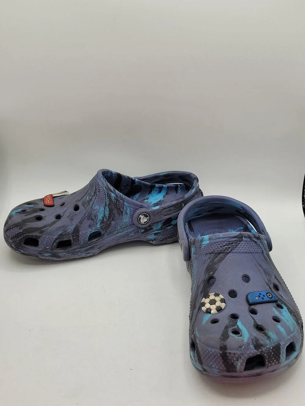 Crocs Marbled Blue Clogs Size 6 In Juniors